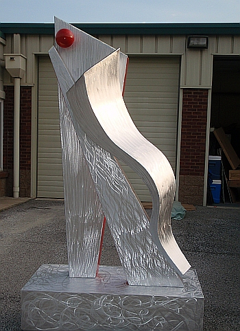 outdoor sculpture and public sculpture in aluminum and metal outdoor sculpture