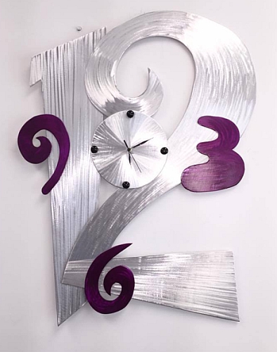 over sized clock in contemporary clock style